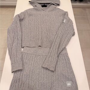 ALO Yoga Gray Cable Knit Sweater XS